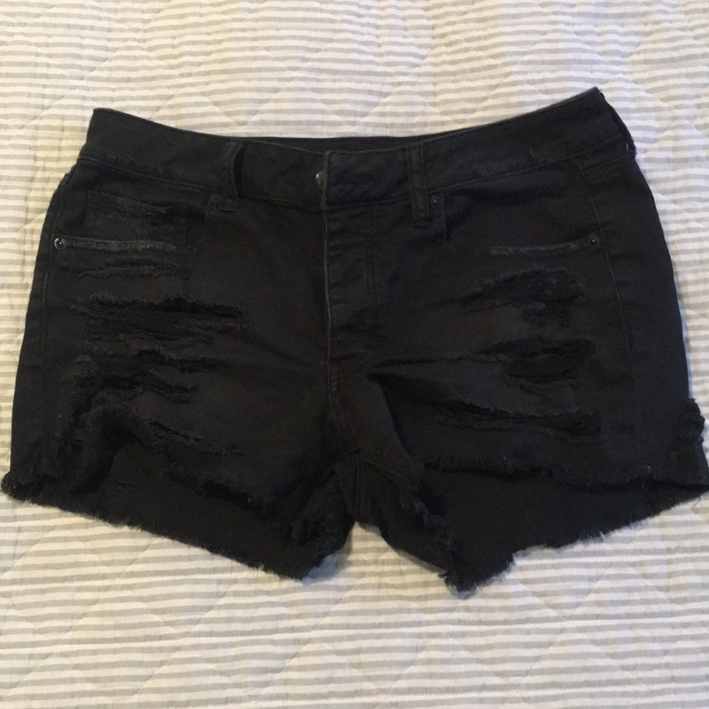 Tomgirl cut AE black denim distressed jean shorts